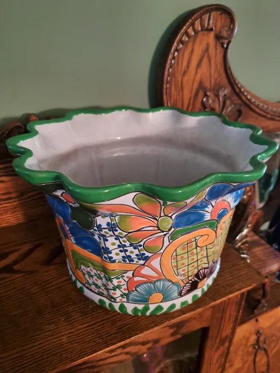 Mexican Planter  Pot W/Scallooed Top 9"Tall 9"Wide Outdoor Use - Picture 3 of 6